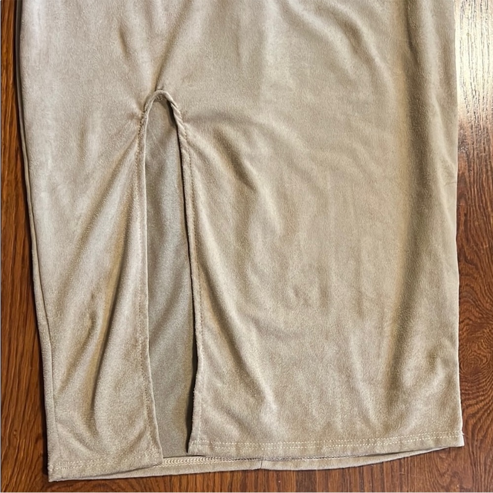 Fashion Nova | NWT Women’s Size S Elegant Off-Shoulder Tan Dress - Picture 3 of 7
